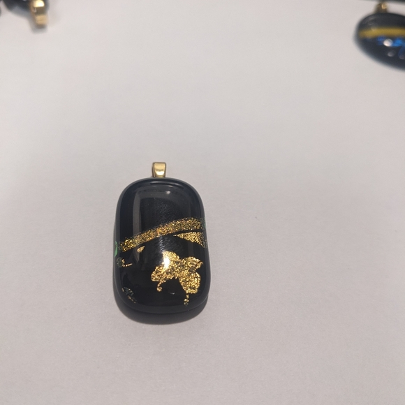 Necklaces - Picture 4 of 15